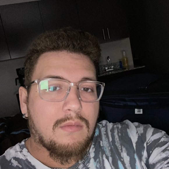 I love hip hop an vintage 70s-98s classical rock an 90s-2000s - Picture 3 of 4